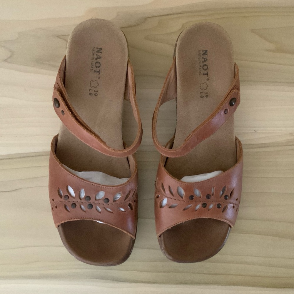 Naot Women's Cognac Leather 2.5” heel